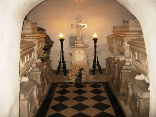 04 cripta Kostanjevica crypt.jpg