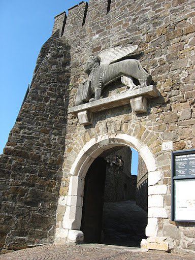 Ingresso del Castello - Leone di San Marco